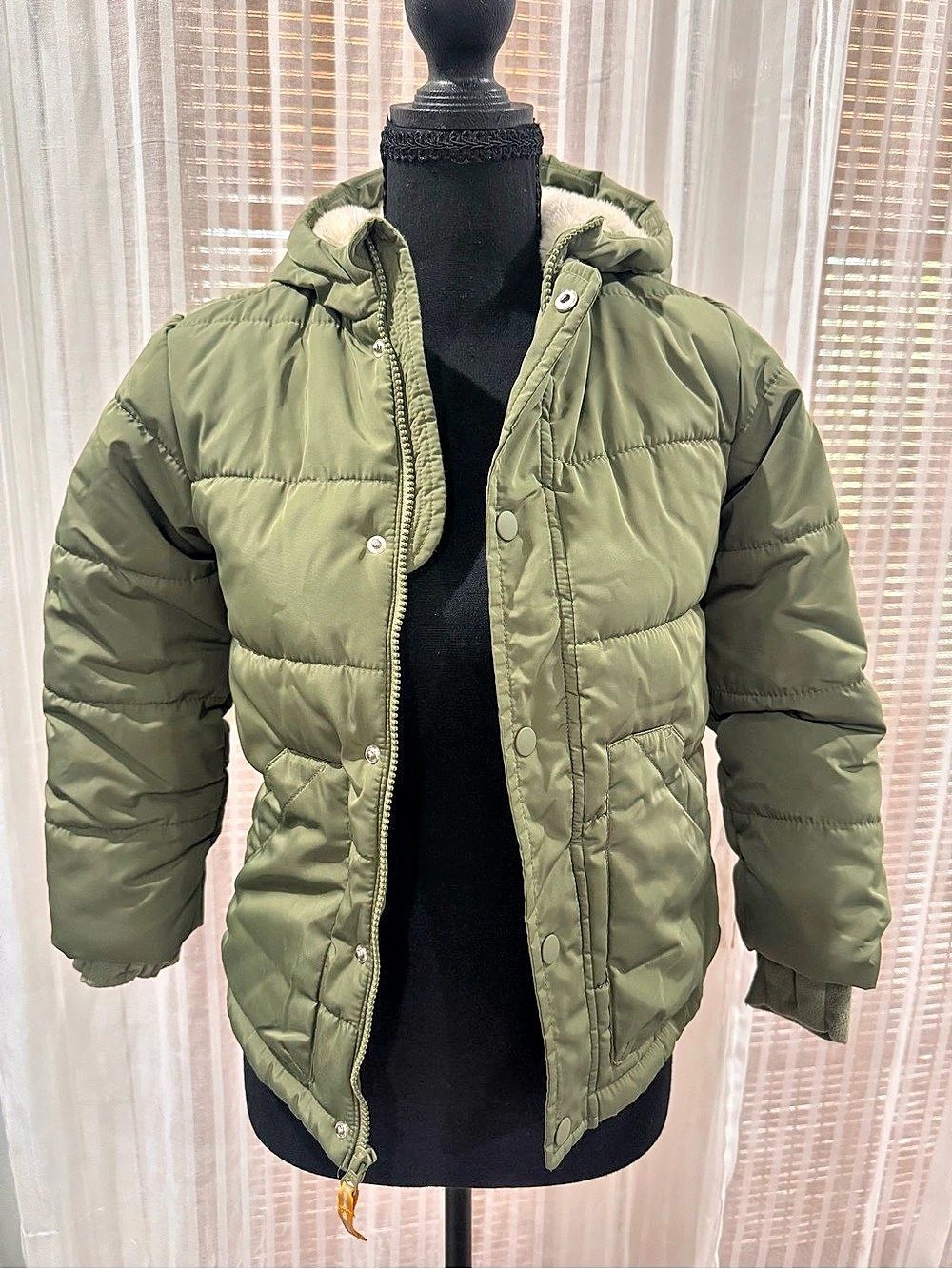 Cat & Jack Kids Size S (6/7) Green Puffer Jacket Like New
